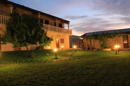 Room in Guest room - Private room in farmhouse with swimming pool