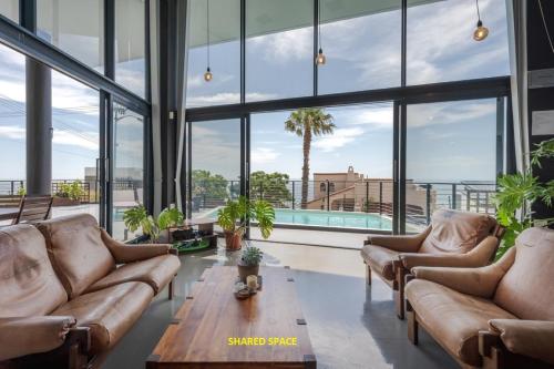 Πισίνα στο ή κοντά στο Villa on Ocean View