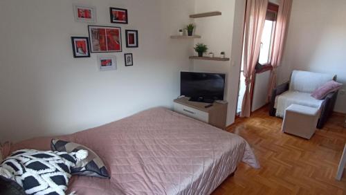 Postel nebo postele na pokoji v ubytování ZLATIBORSKI KONACI K3 apartman16