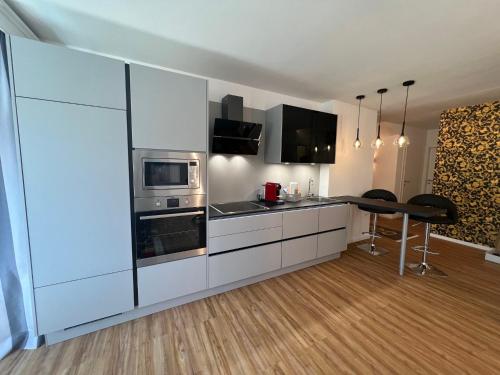 Zdjęcie z galerii obiektu Apartment Panorama Apartments Ehrmann by Interhome w mieście Zell am See