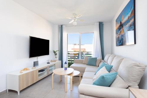Home2Book Comfy Seaside Apartment Cristimar, Pool