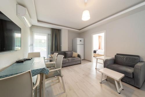 Flat With Shared Pool and Balcony in Konyaaltii