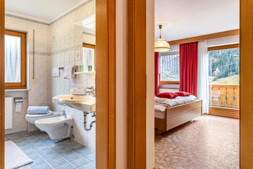 Koupelna v ubytování Ciasa Alfred App 6 Personen