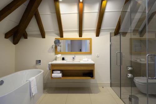 Ein Badezimmer in der Unterkunft Hôtel de Cavoye