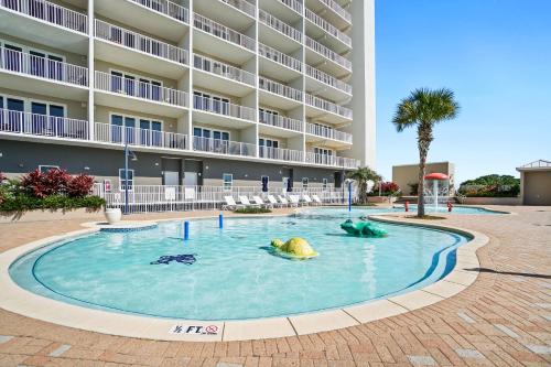 una piscina frente a un edificio en Laketown Wharf Resort by Panhandle Getaways en Panama City Beach