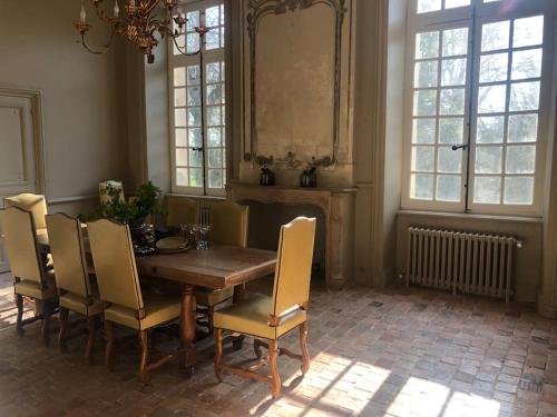 Φωτογραφία από το άλμπουμ του Charming 18th Century Chateau, near Bayeux in Calvados, Normandie σε Livry