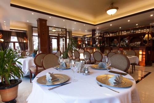 En restaurant eller et andet spisested på Xavin Wellness Hotel & Restaurant