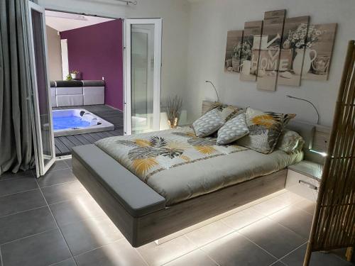 Zdjęcie z galerii obiektu Le SPA de l Albizia w mieście Cessieu