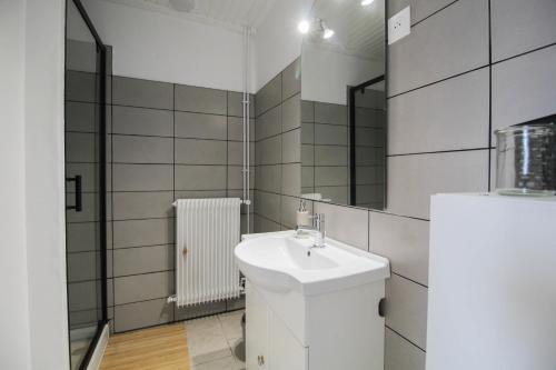 Kúpeľňa v ubytovaní Belle maison à Saint Cybard -Fibre,Jardin,Netflix