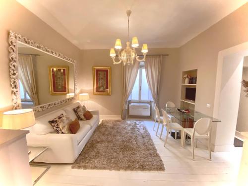 White Florence Suite