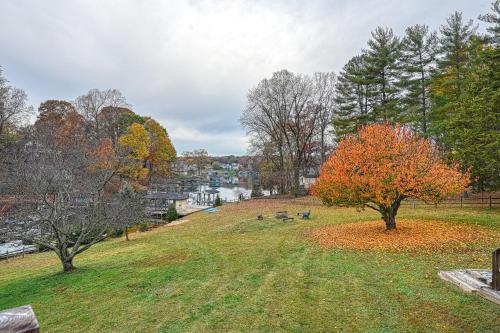 a view of a park with trees and a river at Yellow Fellow in Moneta