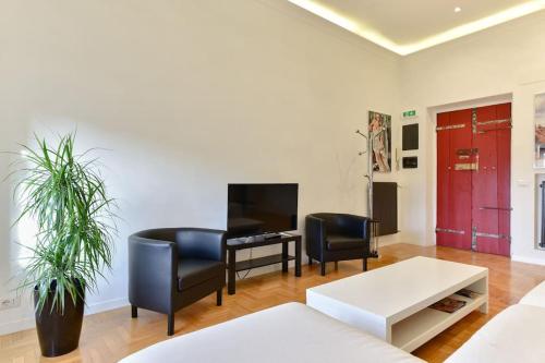 Stunning St.Peter's Apartment