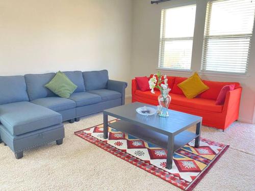 Perfect Georgetown Getaway! Work From Home – Photos 3