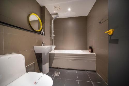 Koupelna v ubytování 26 HOTEL