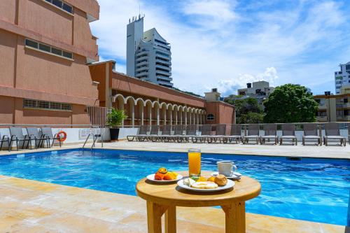 Swimmingpoolen hos eller tæt på Hotel Arhuaco Rodadero
