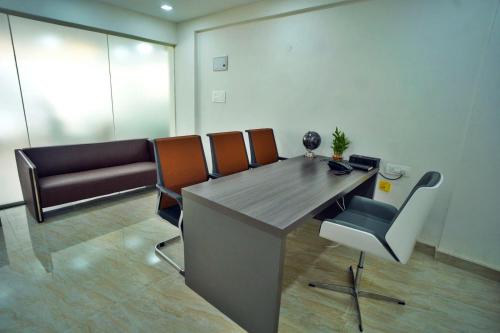 Gambar di galeri bagi Hotel Sterling Inn Bangalore International Airport di Bangalore