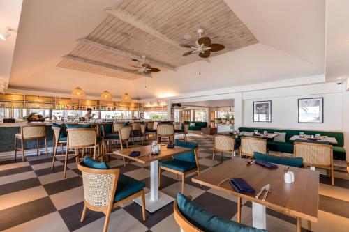 Posezení v ubytování OUTRIGGER Koh Samui Beach Resort - SHA Extra Plus