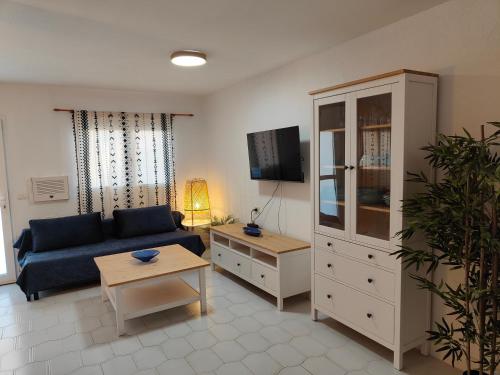 Μια τηλεόραση ή/και κέντρο ψυχαγωγίας στο Casa Uwe, El Remo