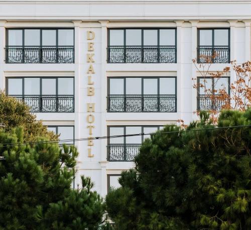 Bangunan di mana terletaknya hotel