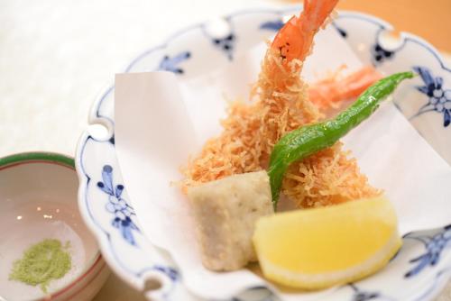 a blue and white bowl of food with sushi at Hakone Gora Byakudan in Hakone