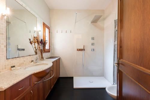 Toscanella 3 Bedrooms by Mmega
