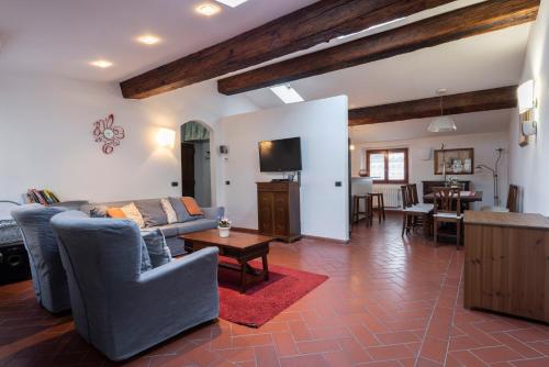 Toscanella 3 Bedrooms by Mmega