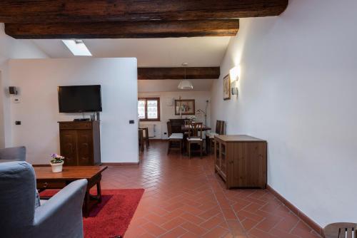 Toscanella 3 Bedrooms by Mmega