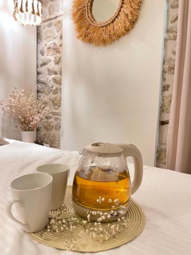 Принадлежности для чая и кофе в Bohemian Boutique Suites