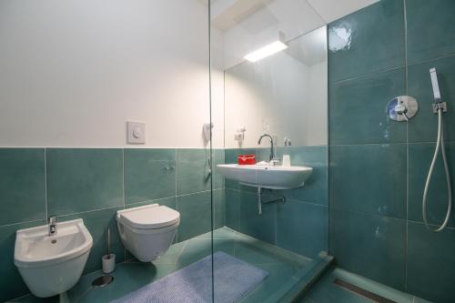 Bilik mandi di Il Papavero Residence Arbostella