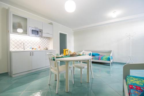 Dapur atau dapur kecil di Il Papavero Residence Arbostella