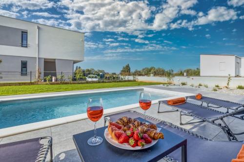 Holiday House Lipa with Private Pool – Photos 3
