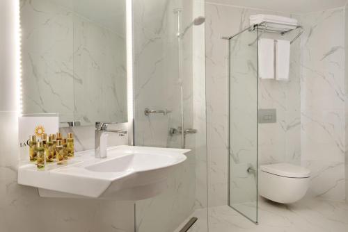 La Quinta by Wyndham Bodrumにあるバスルーム