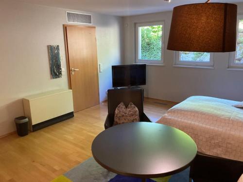 Billede fra billedgalleriet på Schöne Einliegerwohnung mit Freisitz. Ideal für Geschäftsleute und Reisende i Laufenburg