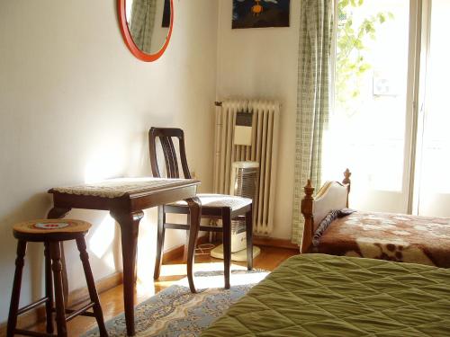Work or Vacation in shared apartment