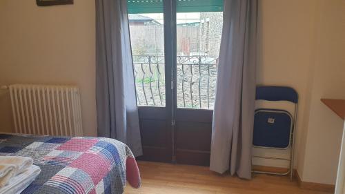  Residencia Aldosa -  Room  picture :   Shower    Bath    TV                           