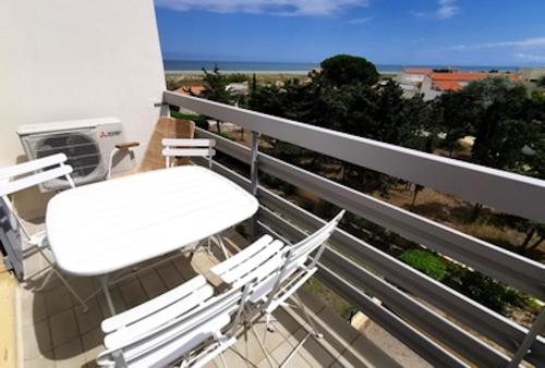 Appartement d'une chambre a Leucate a 25 m de la plage avec vue sur la mer terrasse amenagee et wifiB