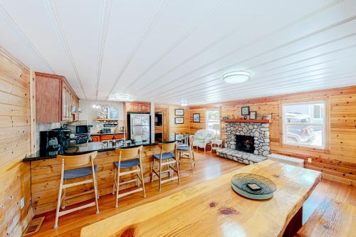 Η κουζίνα ή μικρή κουζίνα στο Campos Lake House