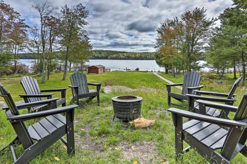 Lakefront Catskills Getaway with Private Deck! – Photos 3