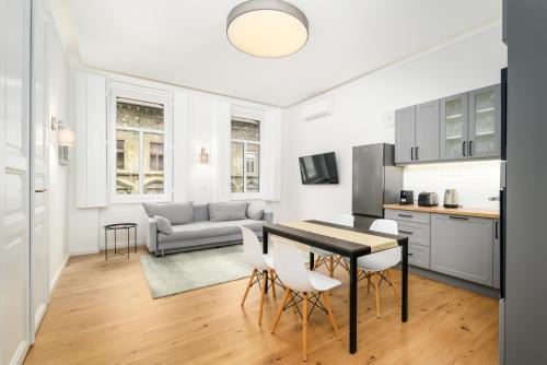 Modern Penthouse in a Century Old Building- 2 BR- AC