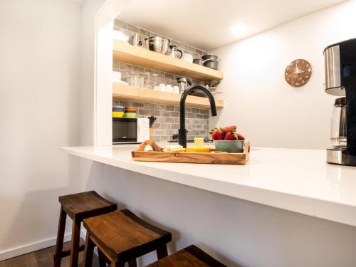 Dapur atau dapur kecil di Riversong Retreat