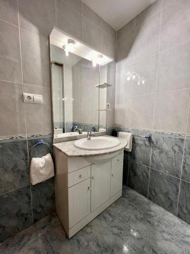 Uroczy apartament przy Playa de los Locos