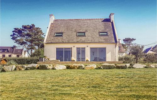 Cozy Home In Plouarzel