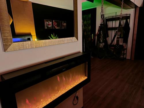 La loveroom bdsm de Nice " la chambre luxe des désirs " photo 25
