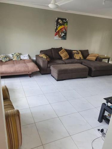 Χώρος καθιστικού στο Townhouse by The Bay, Little Bay Country Club ,Negril