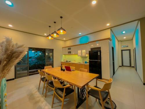 Φωτογραφία από το άλμπουμ του Chon's Dock Homestay & House Lease σε Παν Θιέτ