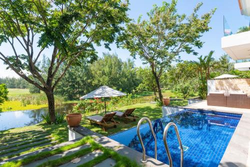 Πισίνα στο ή κοντά στο Sunny Beach Villa