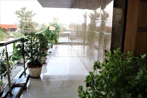Balkón nebo terasa v ubytování Hotel Vaishnavi Heights
