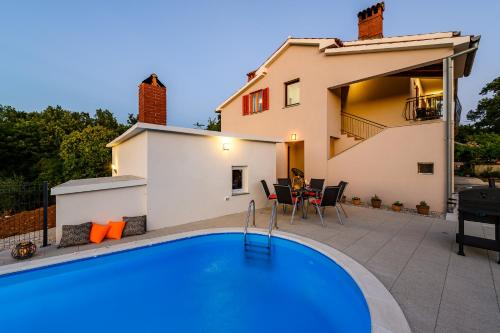 Πισίνα στο ή κοντά στο Villa Sky with a private pool