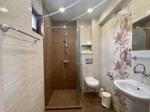 Ένα μπάνιο στο Villa Amfora