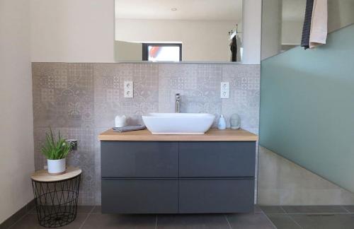 Ένα μπάνιο στο Ferienhaus Simon